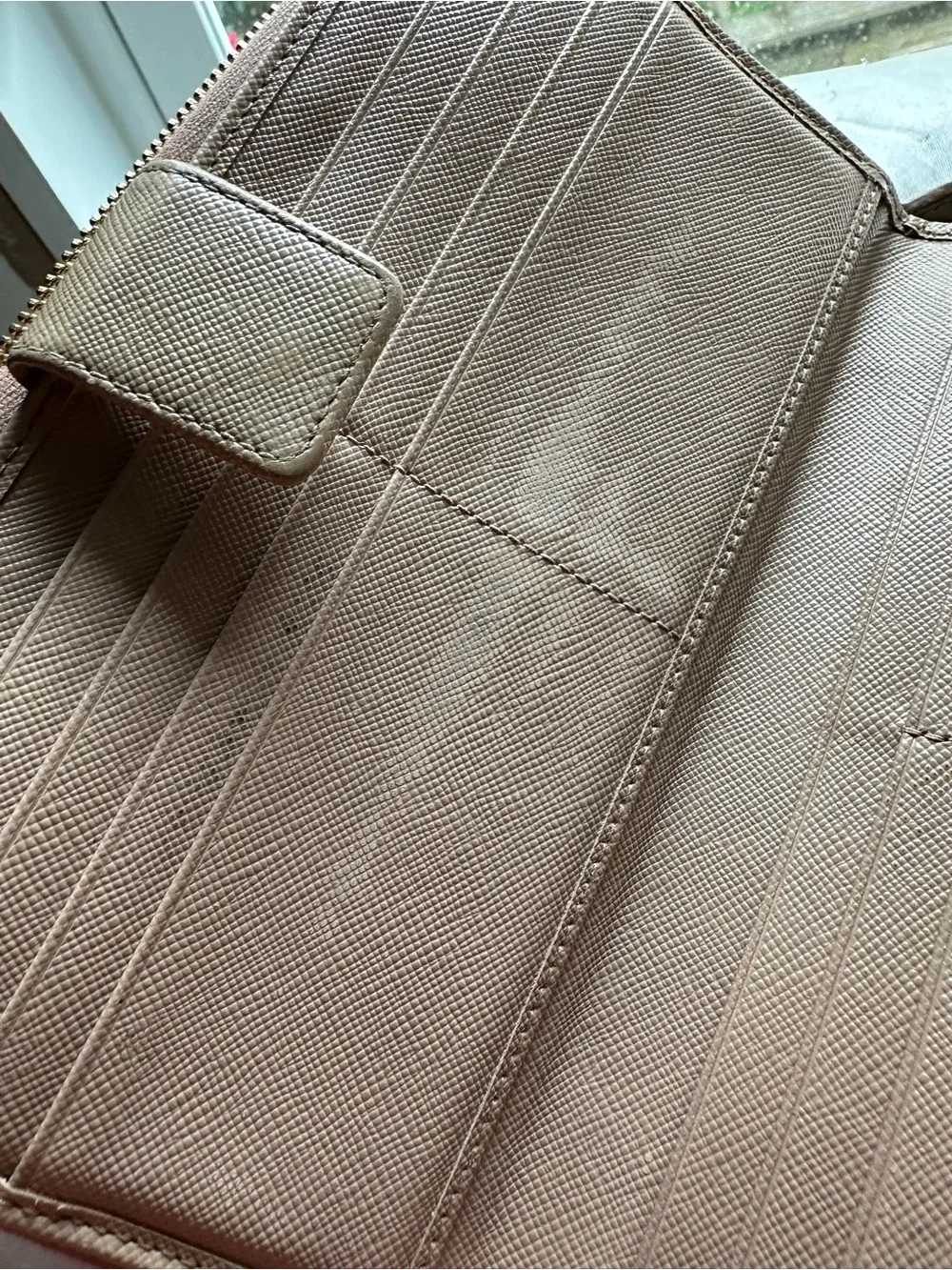 Prada zip around